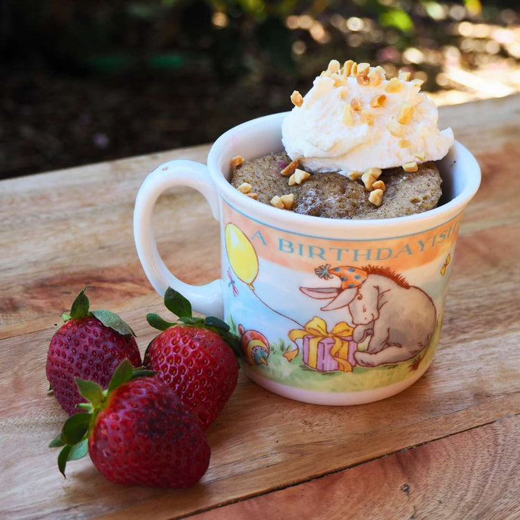 Low carb keto vanilla mug cake with cream